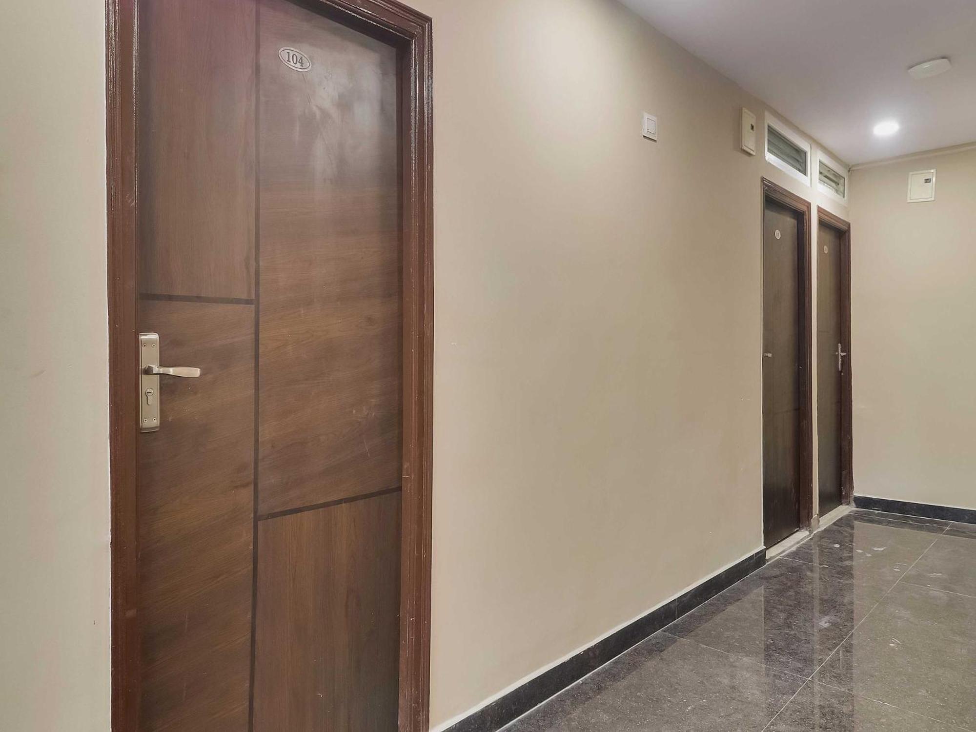 Hotel O Red Stone Hotels Hyderabad Exterior foto